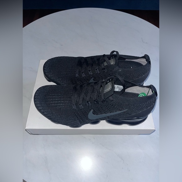 Nike Vapor Max Flyknit 3.0 Triple Black - Picture 4 of 9